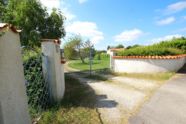 Achat Terrain - 17230 Marans : Terrain de 616 m² | Qovop Immobilier