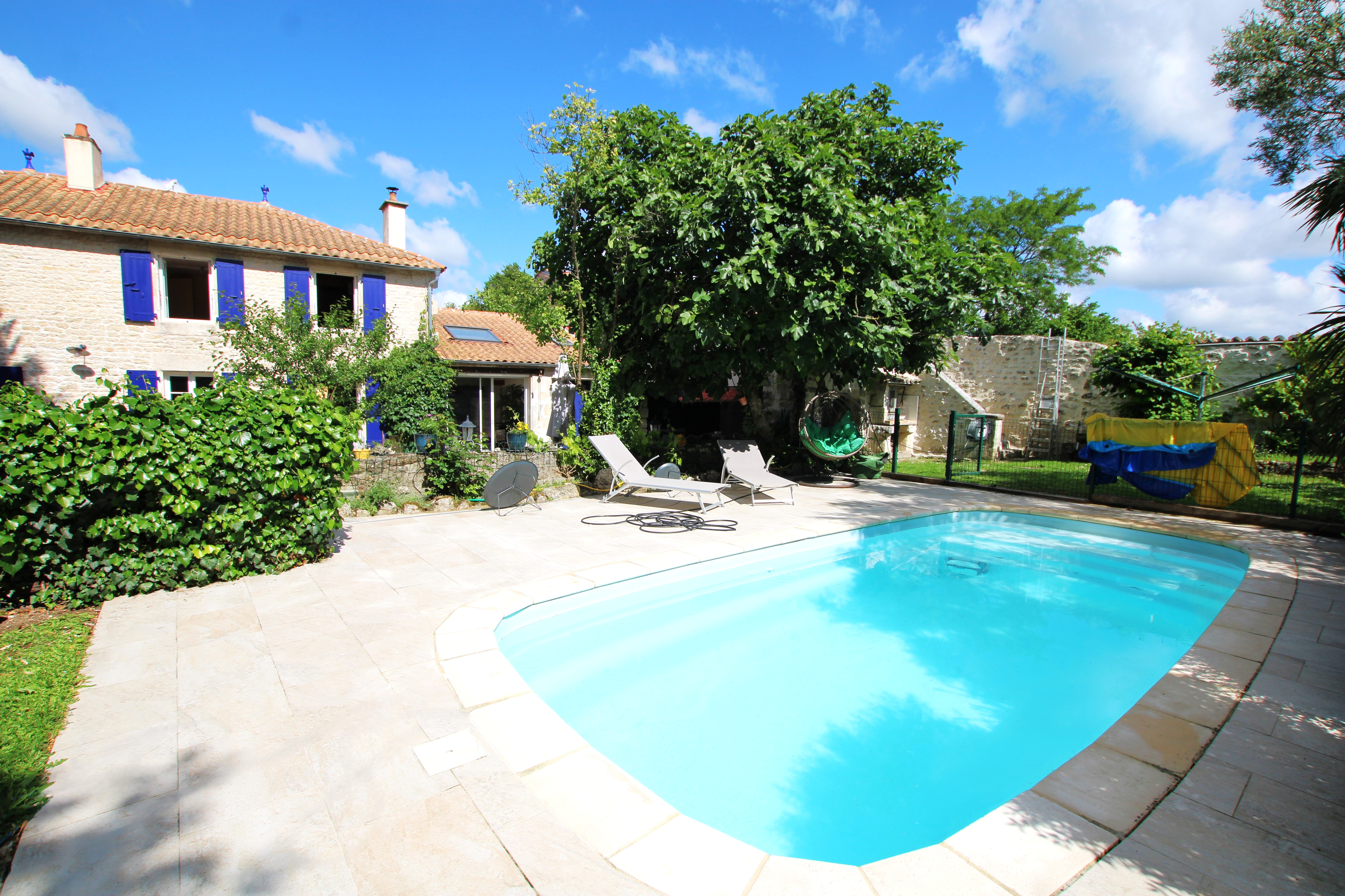 Qovop Immobilier | Achat Maison 170 m² - 17290 Le Thou