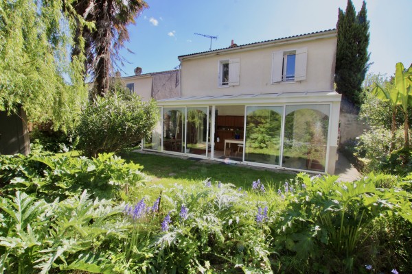 Achat Maison - 17449 TONNAY-CHARENTE : Maison proche de toutes commodités - 4 Chambres  | Qovop Immobilier